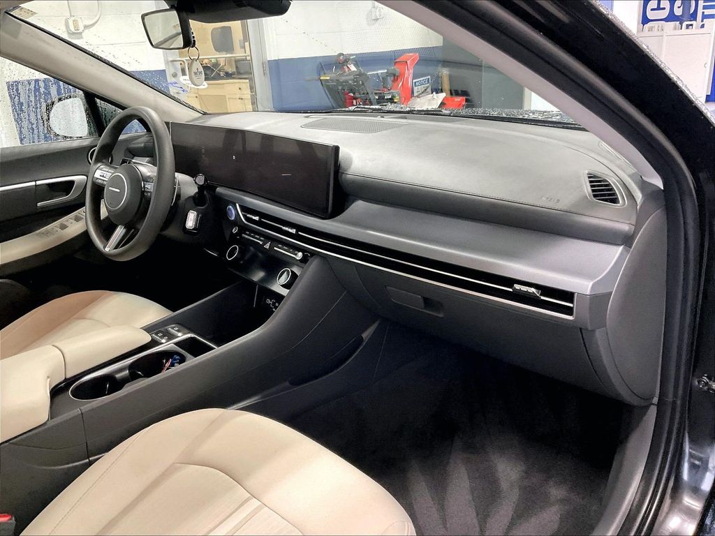 2025 Hyundai Sonata — photo 14