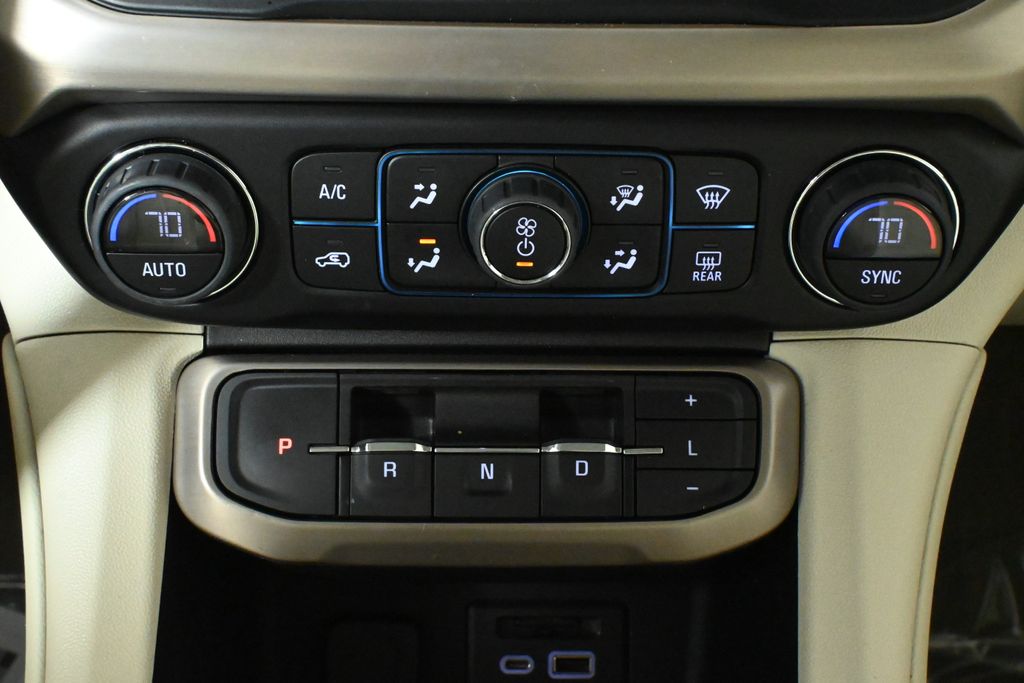 Thumbnail: 2023 GMC Acadia - 22