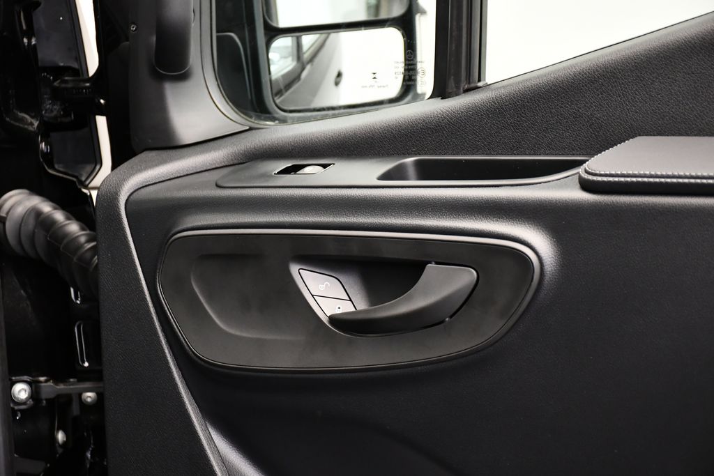 Thumbnail: 2025 Mercedes-Benz Sprinter - 31