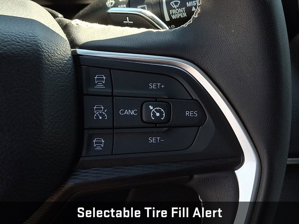 2025 Jeep Grand Cherokee Altitude Silver at South Hills CDJR