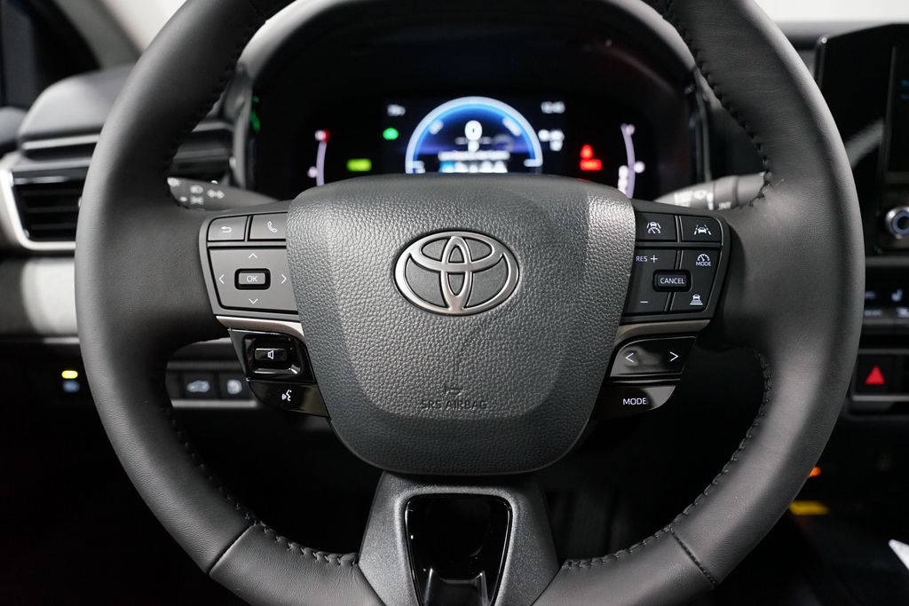 Thumbnail: 2025 Toyota Camry - 12
