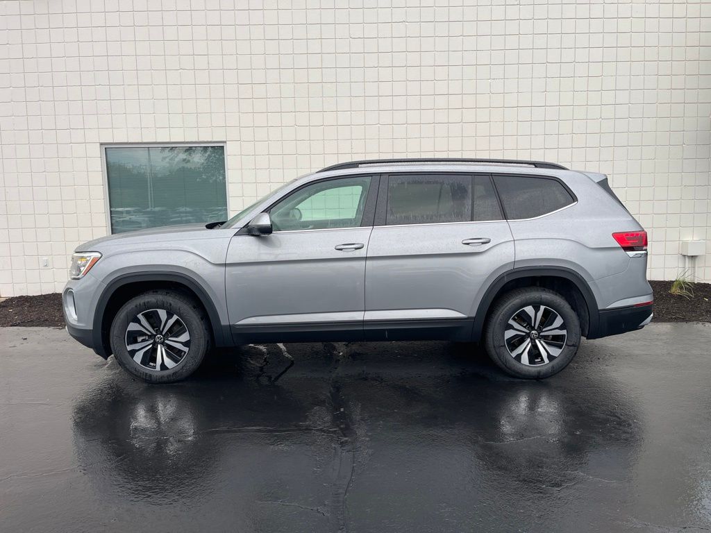 New 2026 Silver Mist Metallic Volkswagen SE image 2