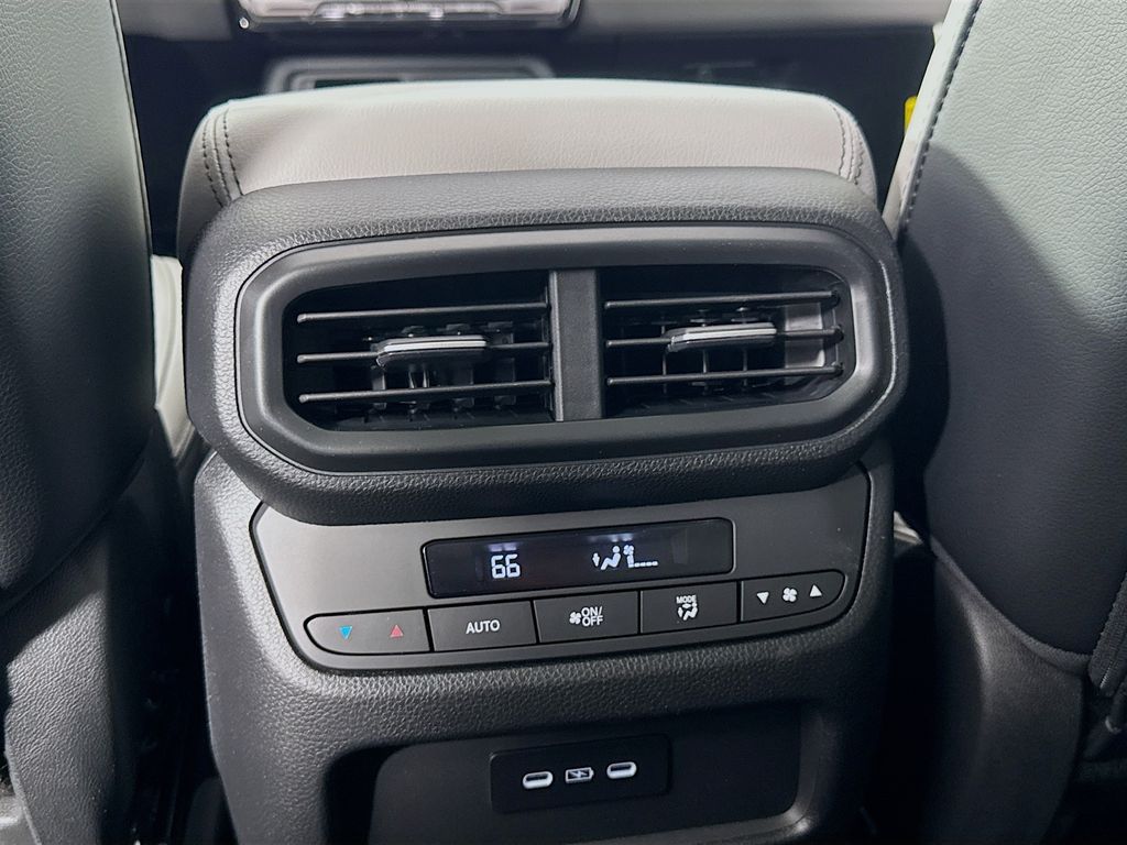 Used Car 2025 Honda Pilot  Touring For Sale Under $60,000 In Austin, Texas