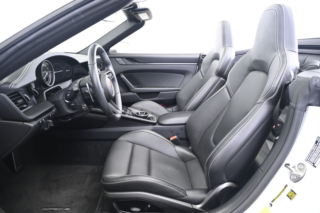 Thumbnail: 2022 Porsche 911 - 29