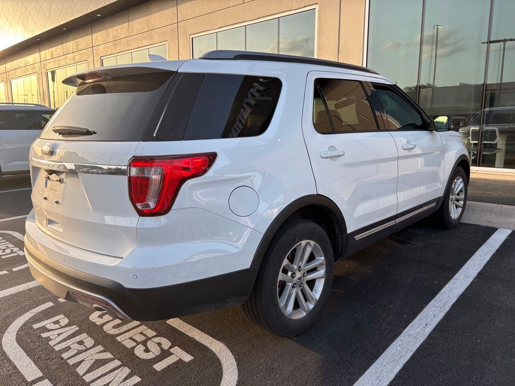 Thumbnail: 2017 Ford Explorer - 6