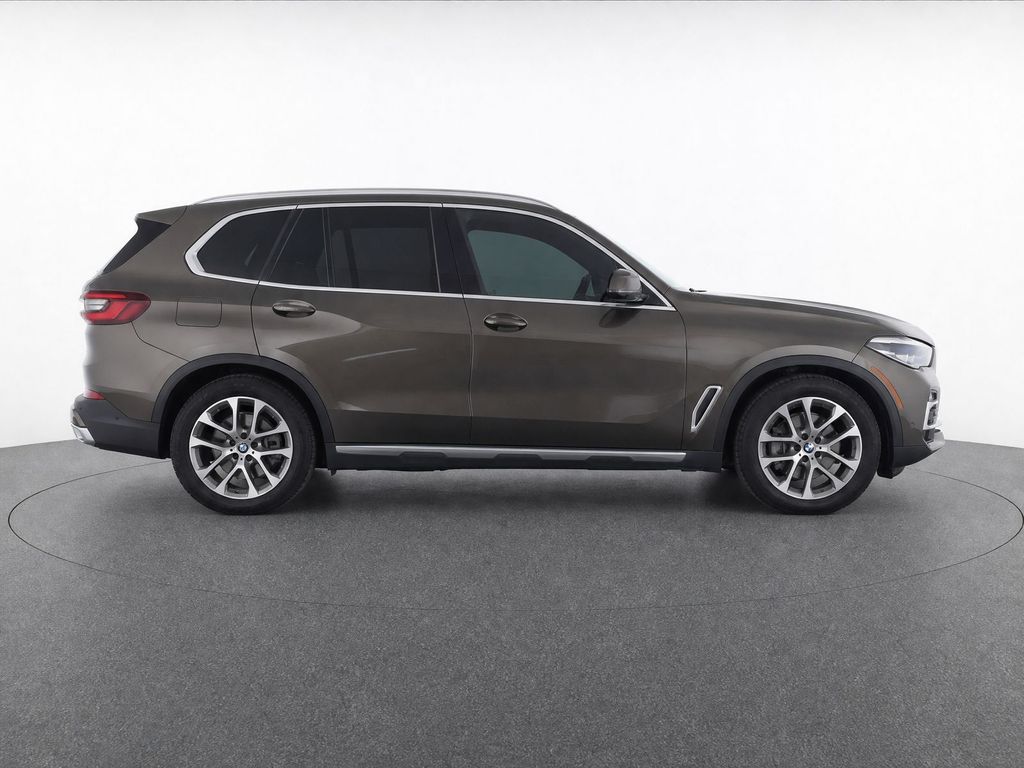 Thumbnail: 2021 BMW X5 - 30