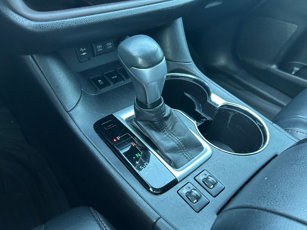 Thumbnail: 2017 Toyota Highlander - 28