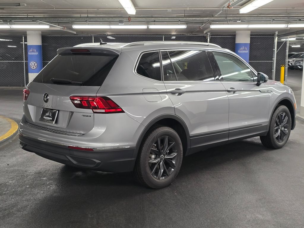 2024 Volkswagen Tiguan 2.0T SE 8