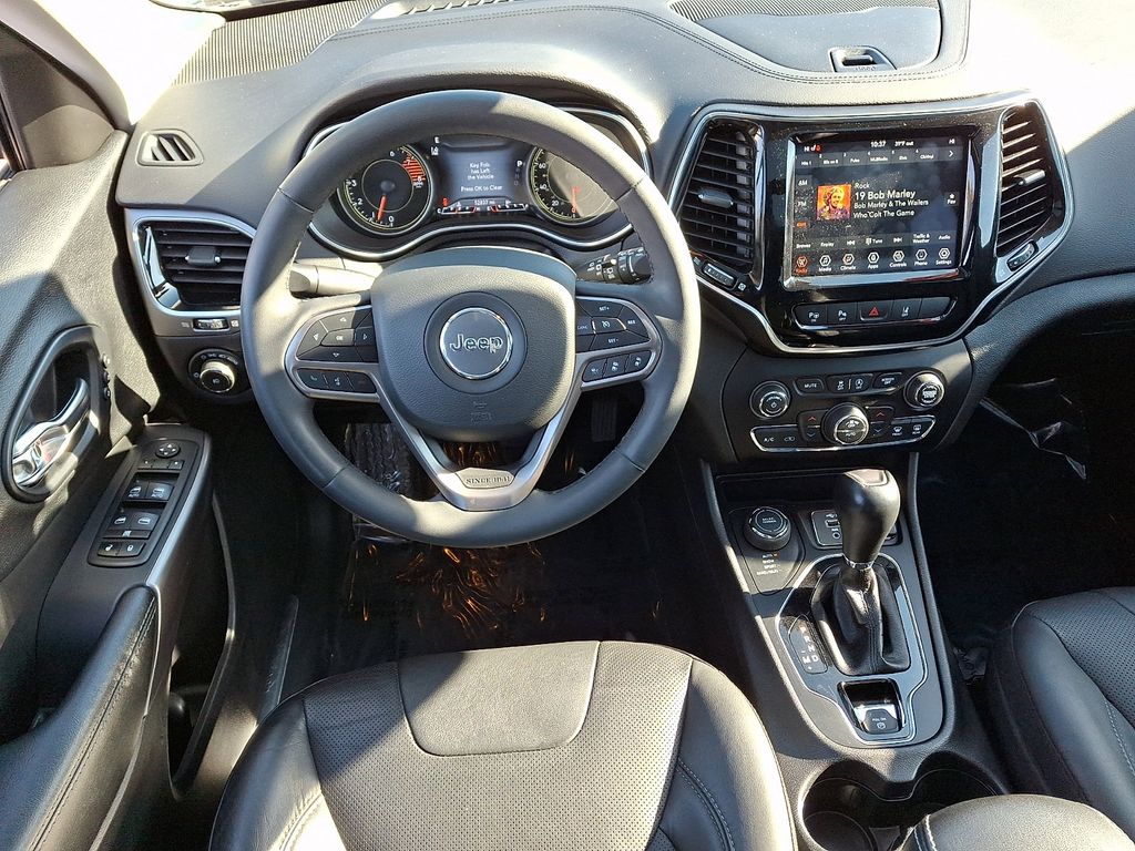 Thumbnail: 2021 Jeep Cherokee - 10