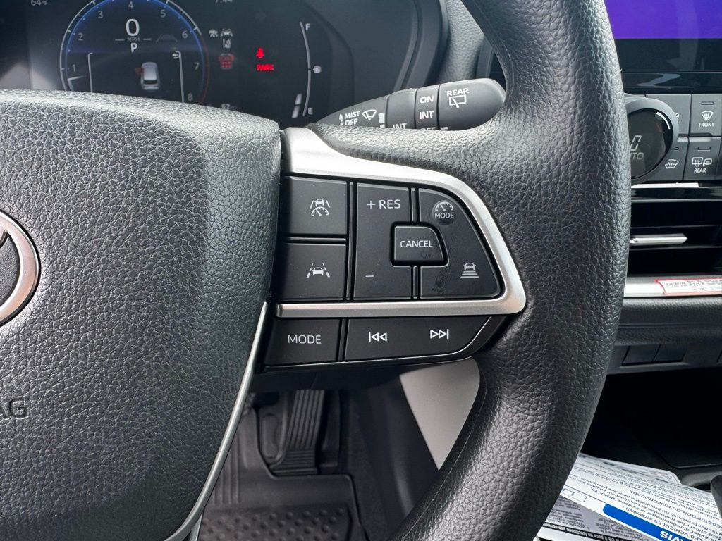 2025 Toyota Grand Highlander LE AWD photo 23