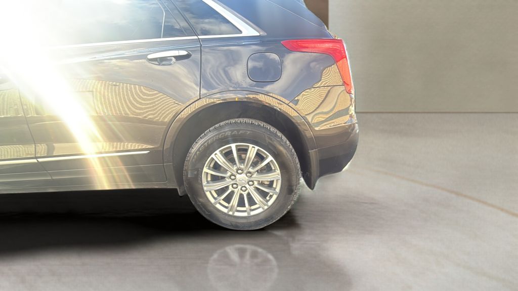 used 2018 Cadillac XT5 car, priced at $20,400