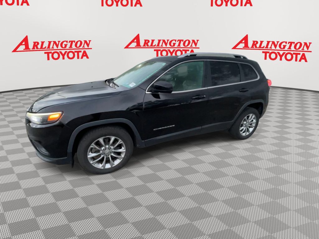 View vehicle photo 5