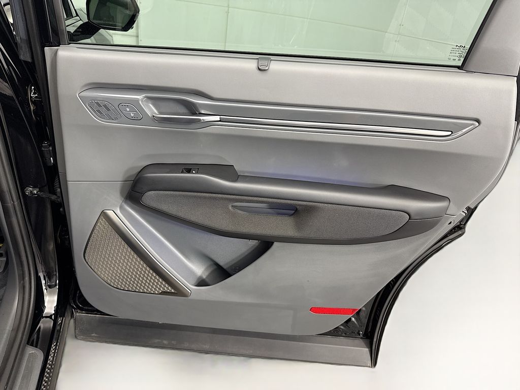 Thumbnail: 2024 Kia EV9 - 28