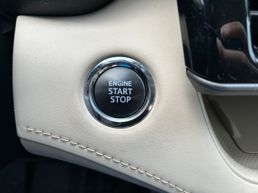 Thumbnail: 2023 Toyota Highlander - 30