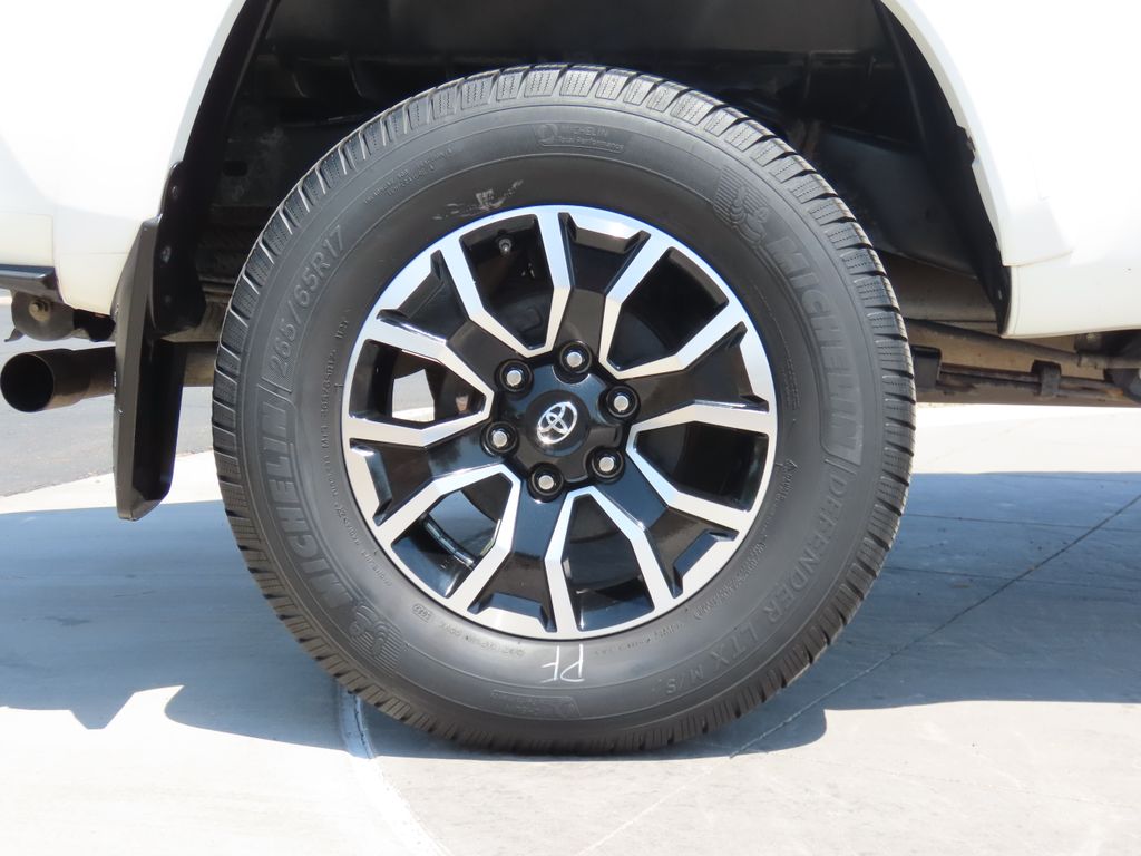 2021 Toyota Tacoma TRD Sport 32