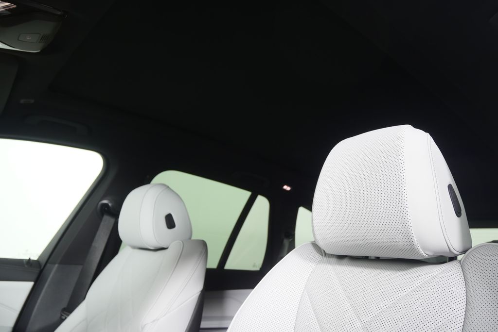 Thumbnail: 2026 BMW X5 - 11