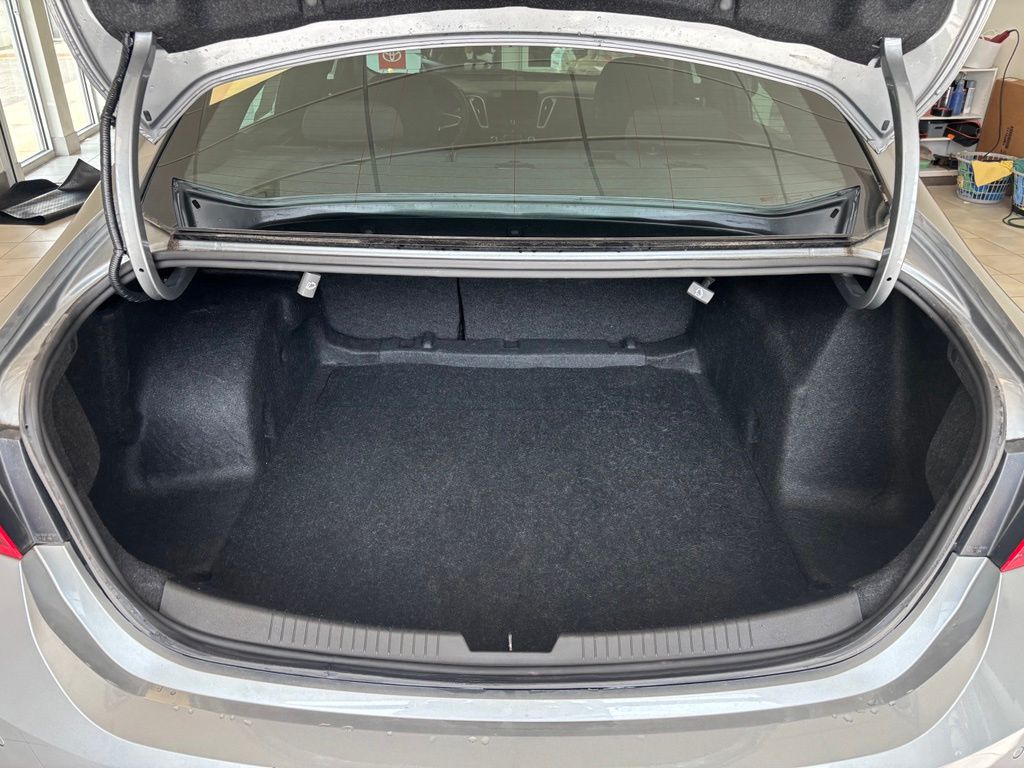 Used 2025 Chevrolet Malibu Sedan