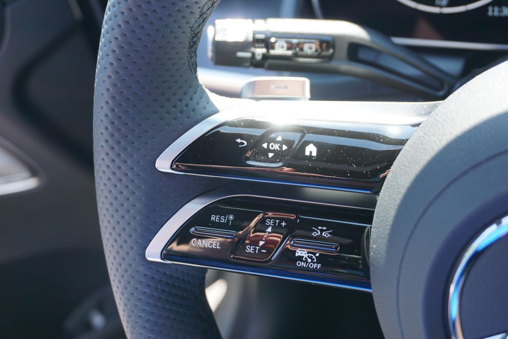 Thumbnail: 2025 Mercedes-Benz GLC - 27