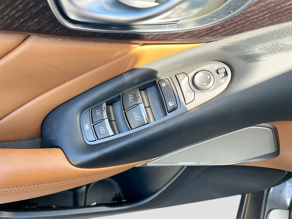 Used 2023 Gray INFINITI SENSORY image 18