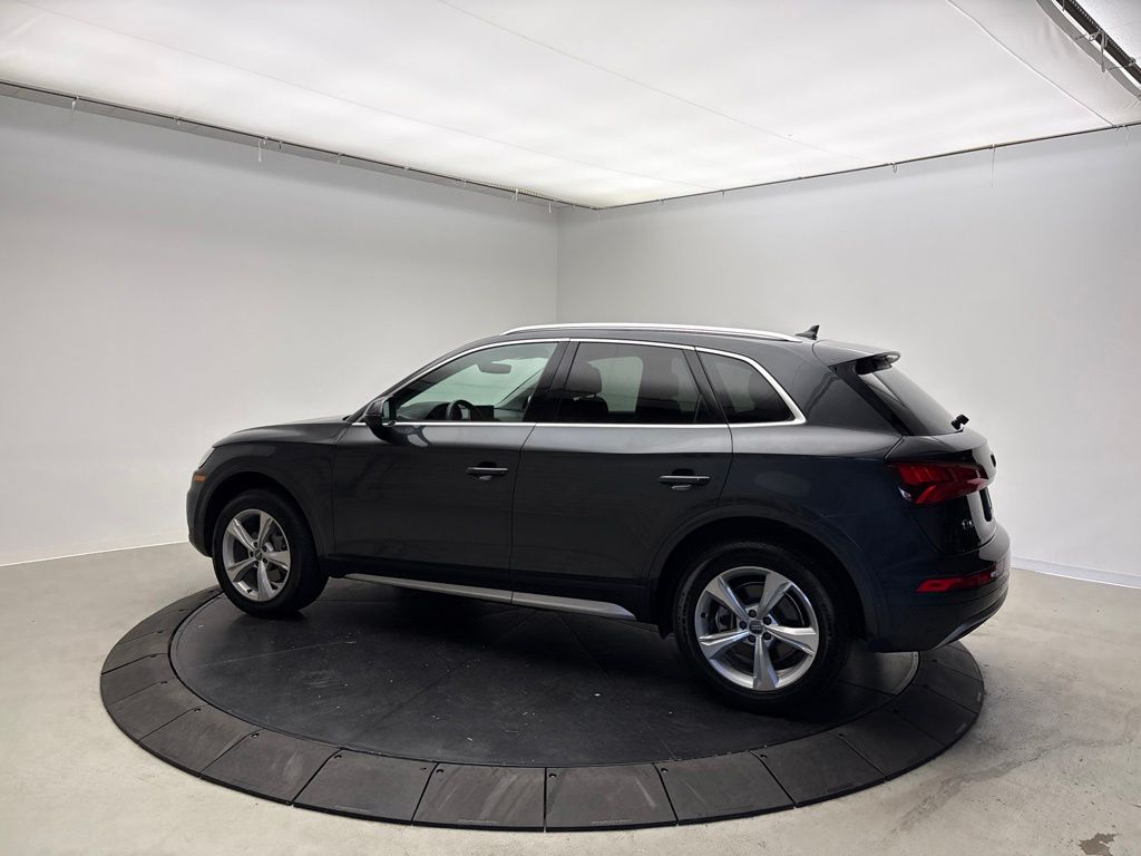 Thumbnail: 2020 Audi Q5 - 3