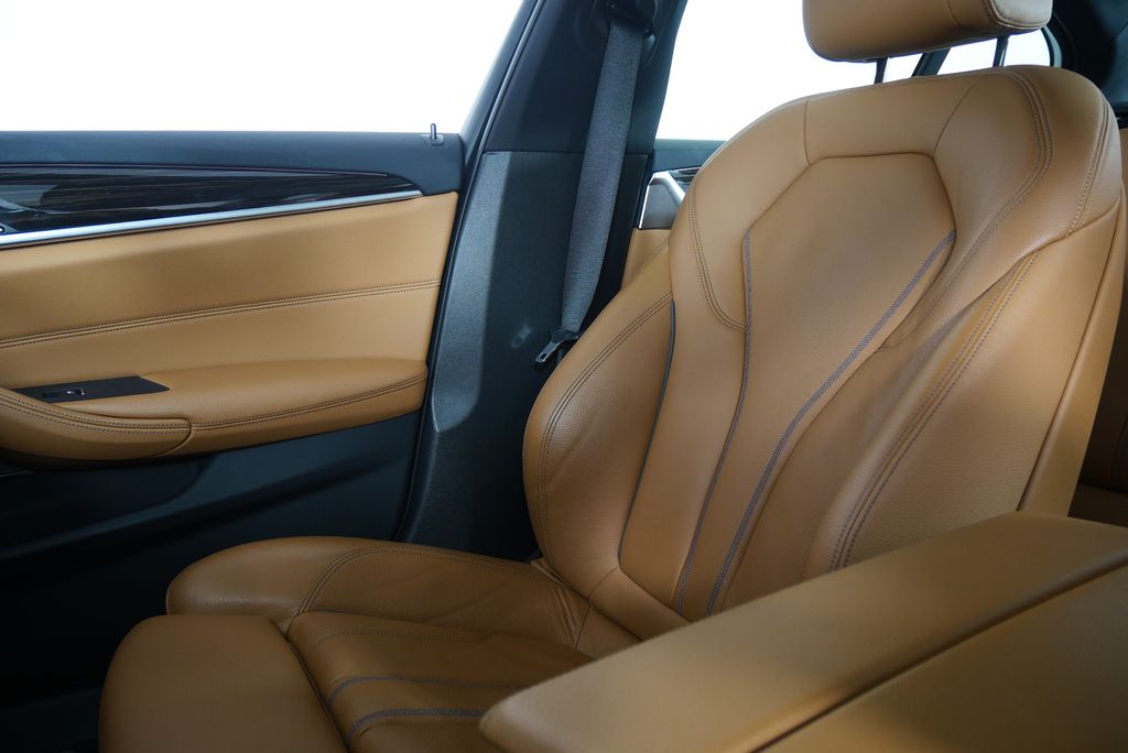 Thumbnail: 2023 BMW 5 Series - 29