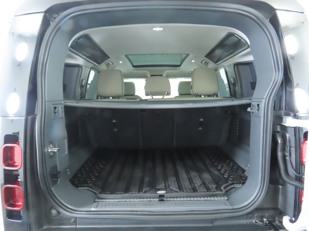 Thumbnail: 2024 Land Rover Defender - 29