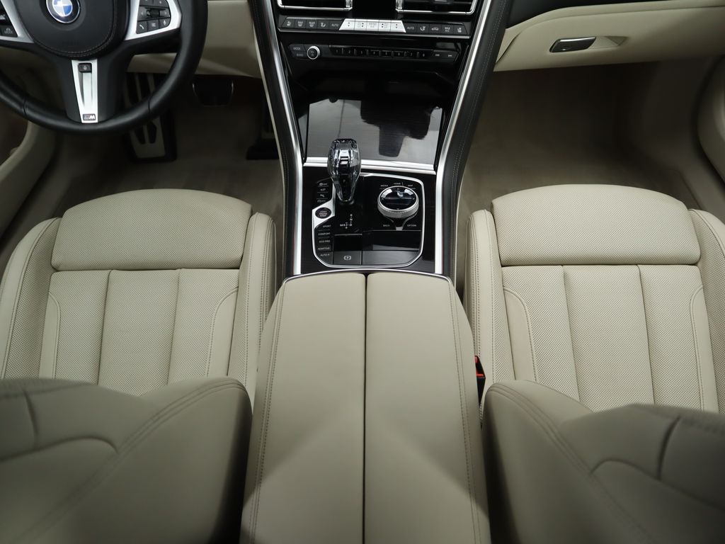 Thumbnail: 2024 BMW 8 Series - 17