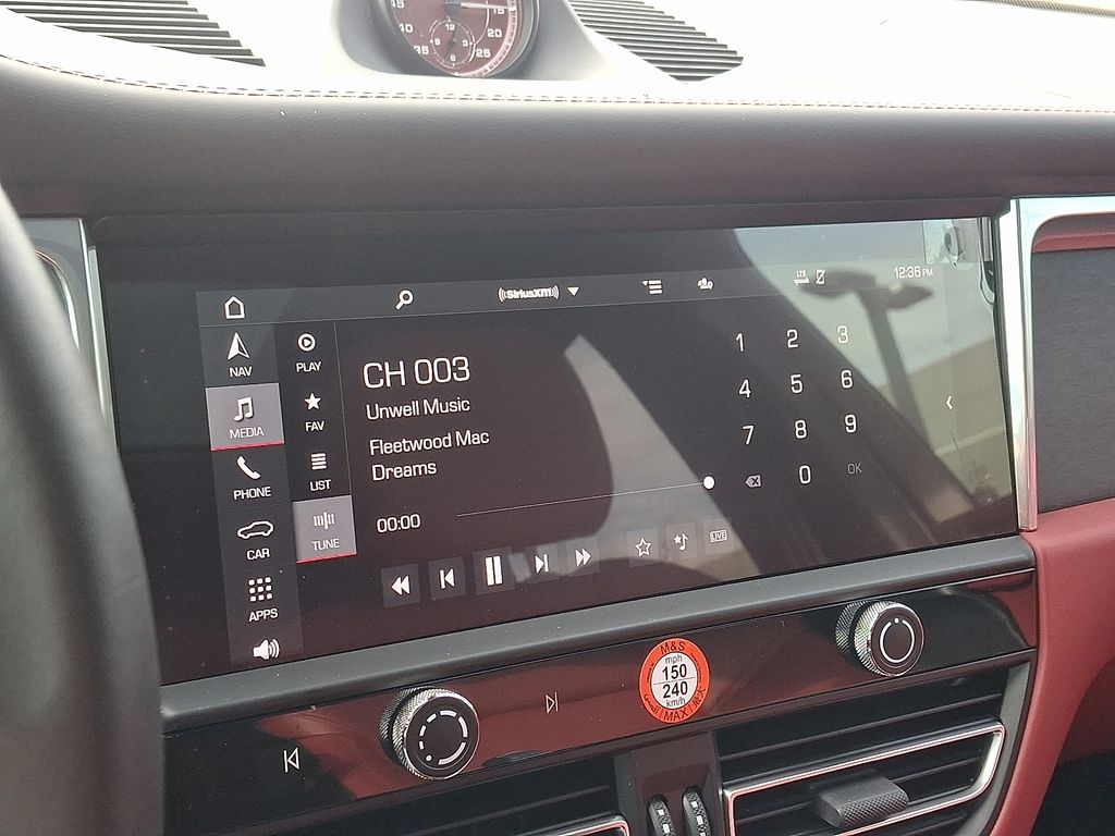 Thumbnail: 2025 Porsche Macan - 20