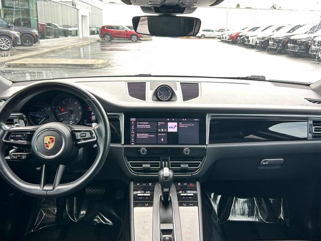 Thumbnail: 2023 Porsche Macan - 32
