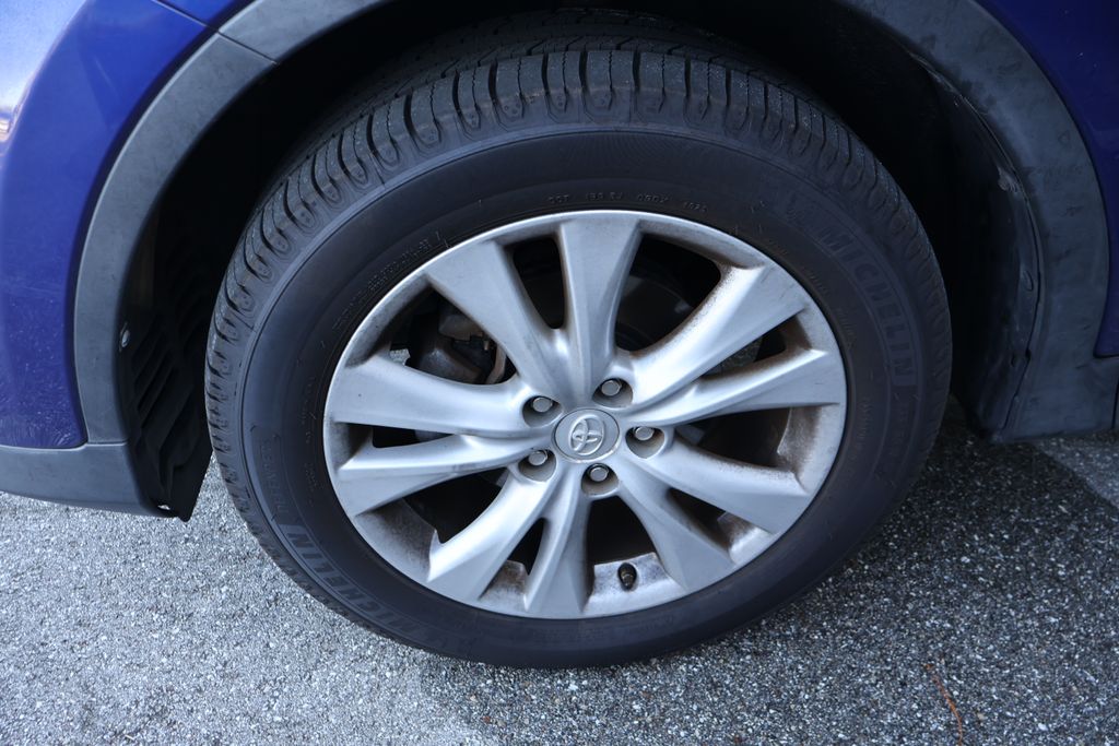 Thumbnail: 2014 Toyota RAV4 - 4