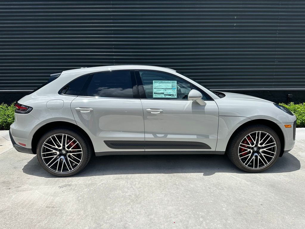 Thumbnail: 2025 Porsche Macan - 8