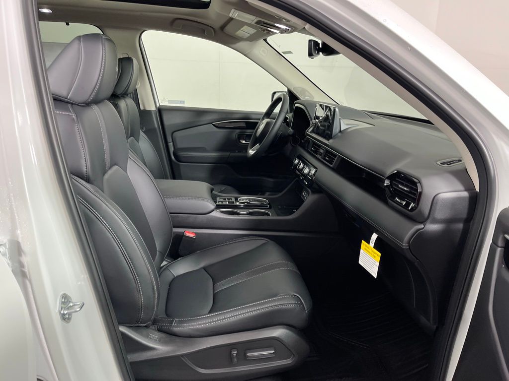 Thumbnail: 2025 Honda Pilot - 8