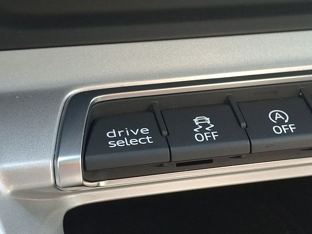 Thumbnail: 2022 Audi Q3 - 24