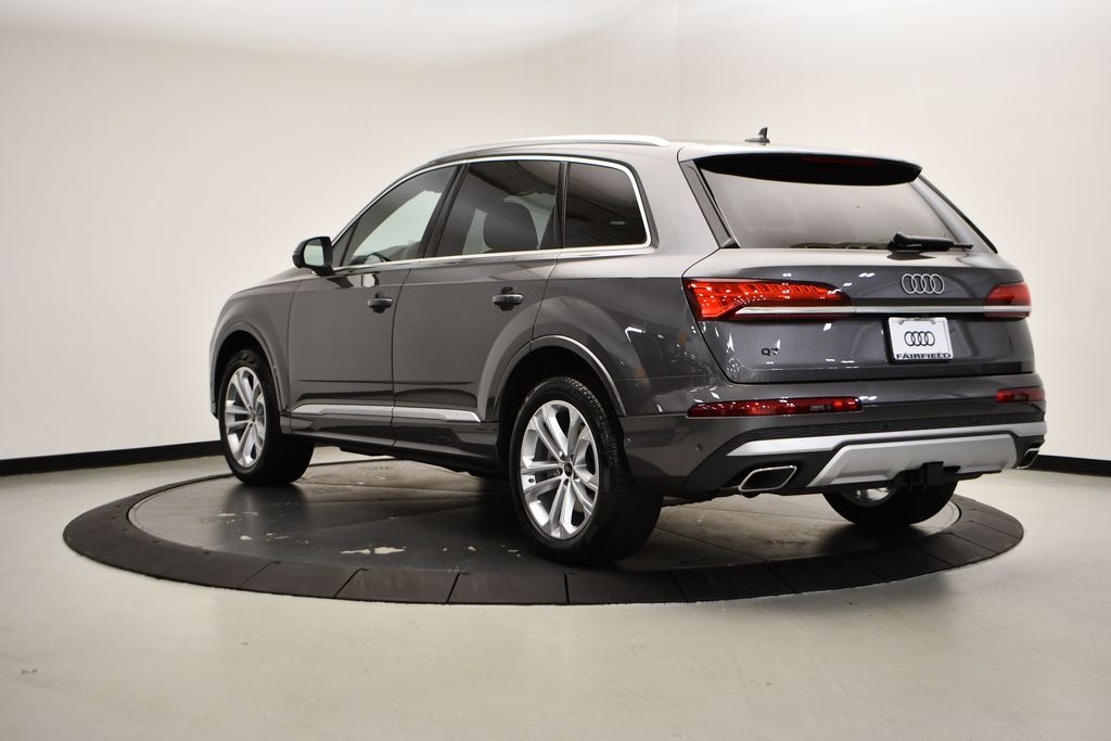 2025 Audi Q7  3