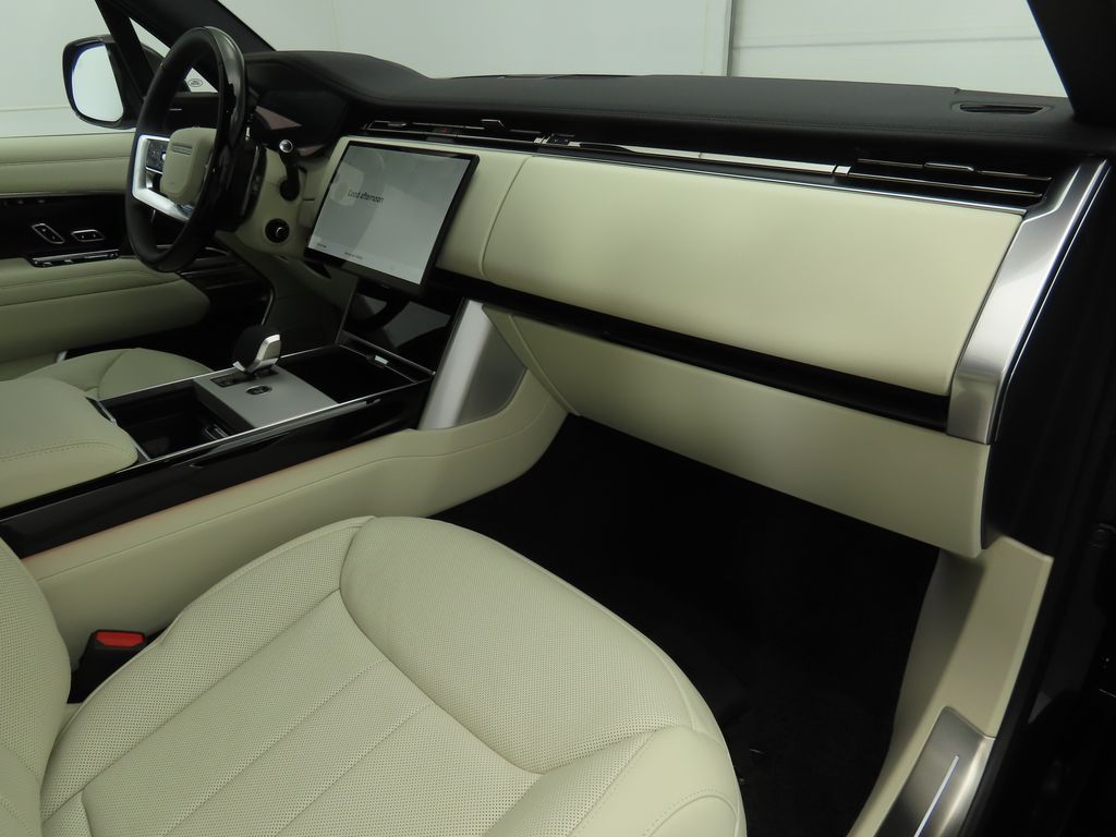 Thumbnail: 2025 Land Rover Range Rover - 18