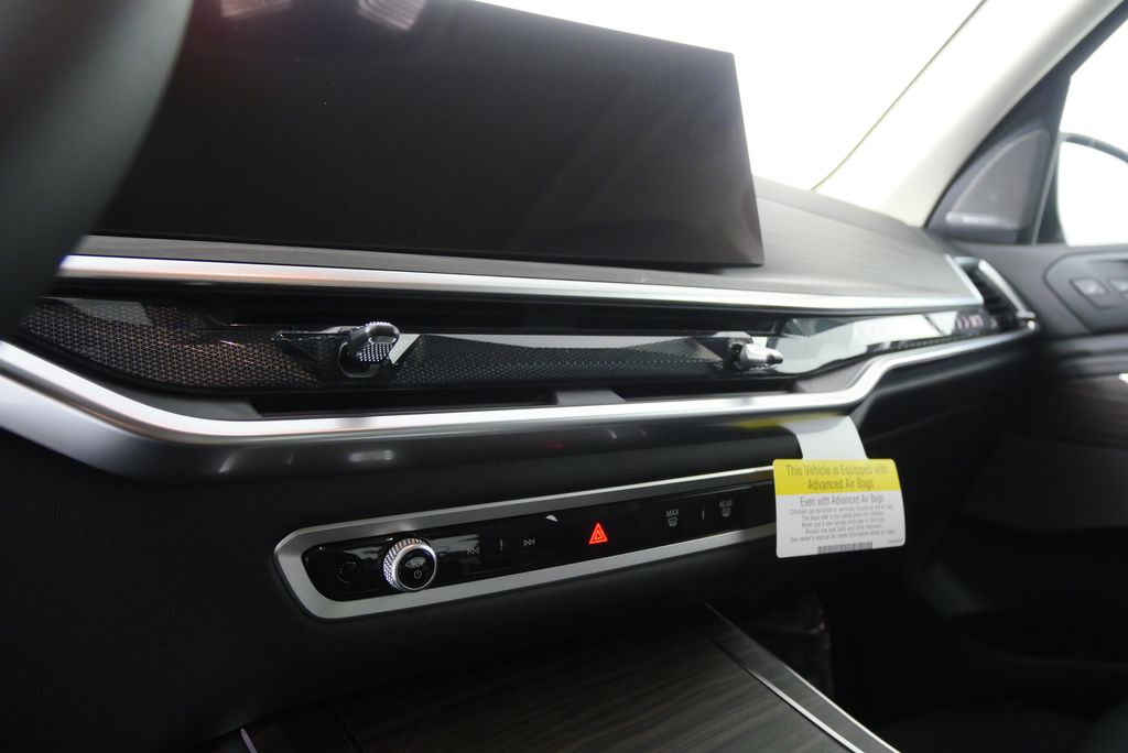 Thumbnail: 2026 BMW X7 - 23