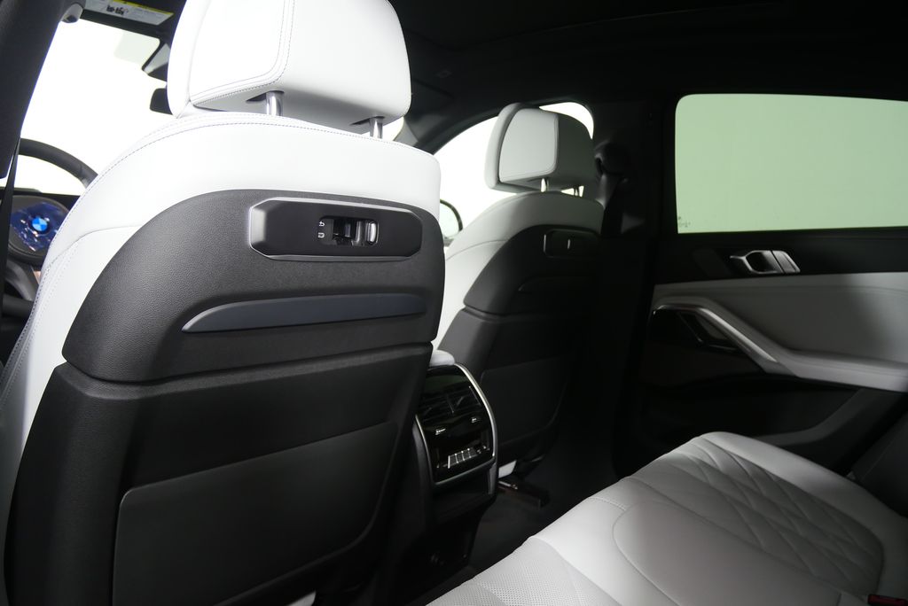 Thumbnail: 2026 BMW X6 - 17