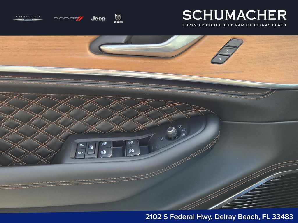 new 2025 Jeep Grand Cherokee car, priced at $65,075