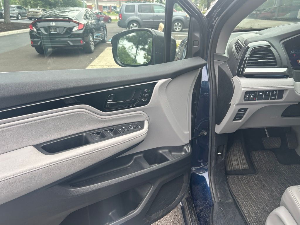 Certified Used 2024 Blue Honda Touring image 10