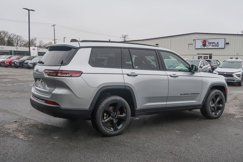 2023 Jeep Grand Cherokee L Altitude 4x2