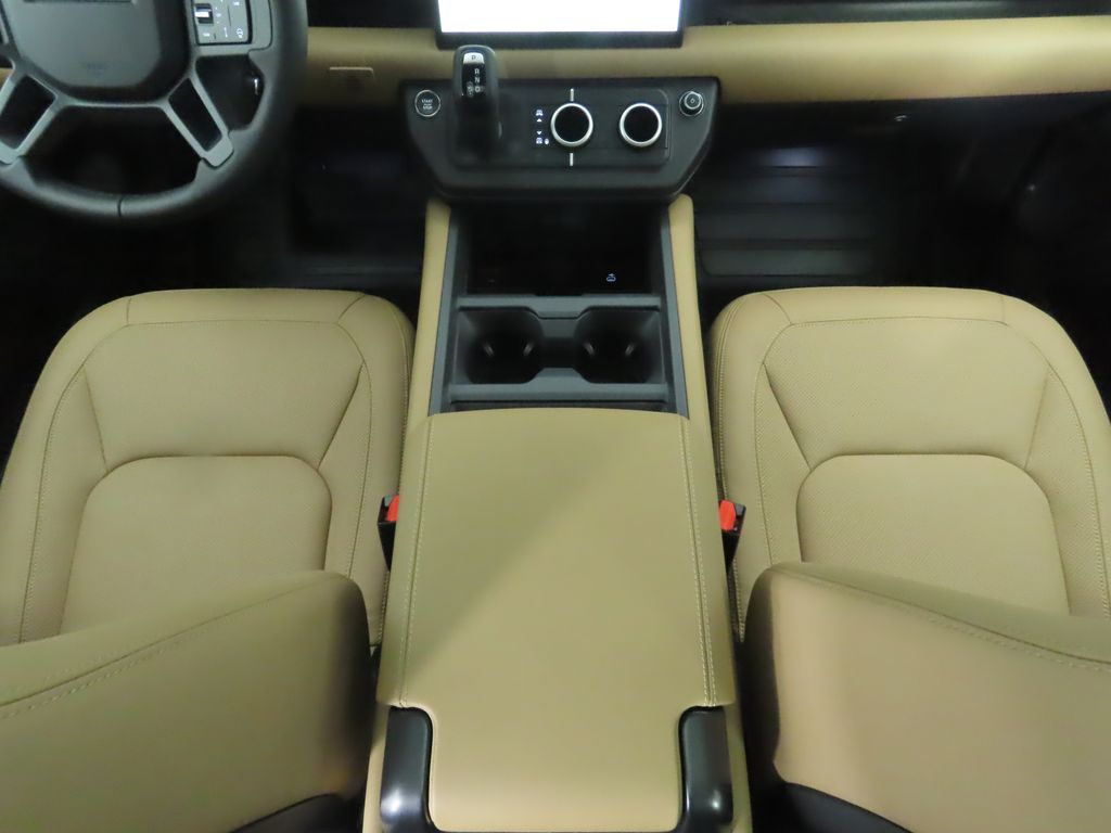 2025 Land Rover Defender 110 17