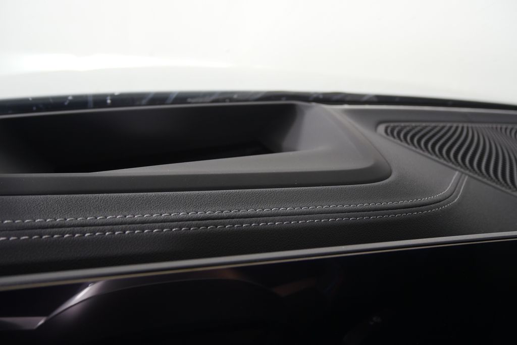 Thumbnail: 2025 BMW i4 - 20