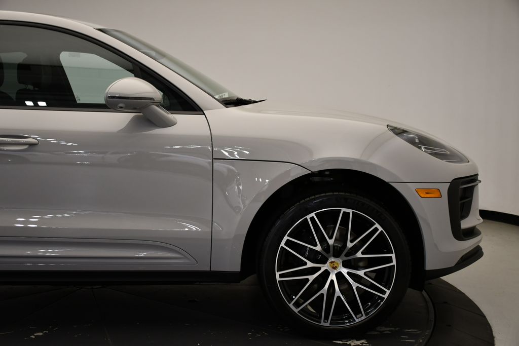 Thumbnail: 2026 Porsche Macan - 15