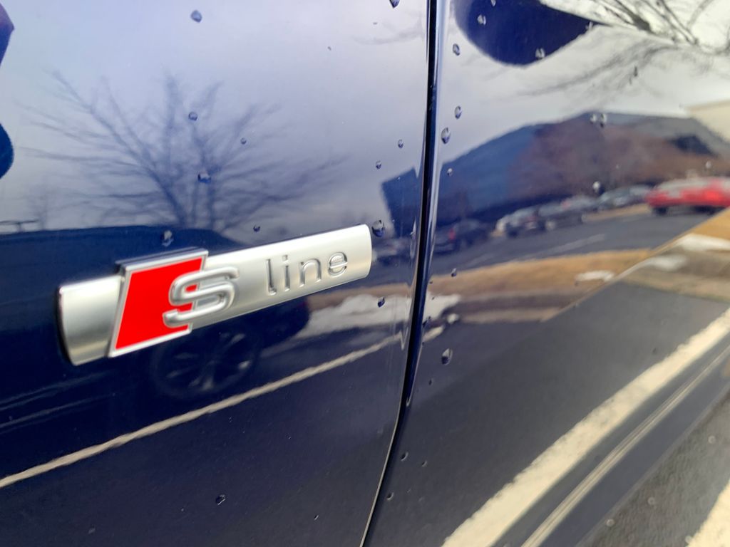 Thumbnail: 2019 Audi Q8 - 5