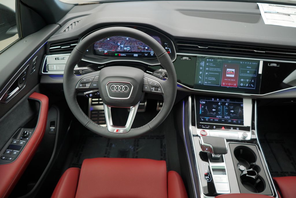 2025 Audi SQ8  13