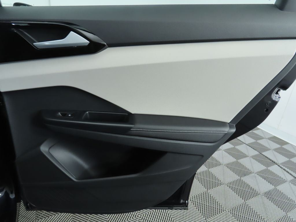 Thumbnail: 2025 Volkswagen Taos - 28