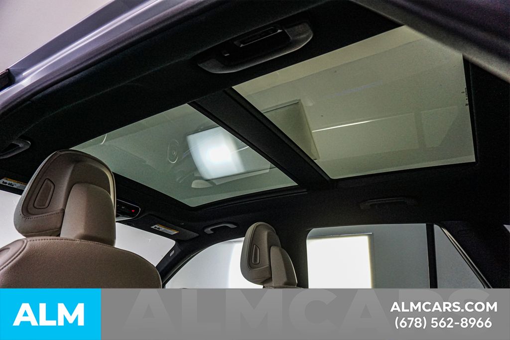 Used 2026 Silver Mercedes-Benz GLC 300 image 32