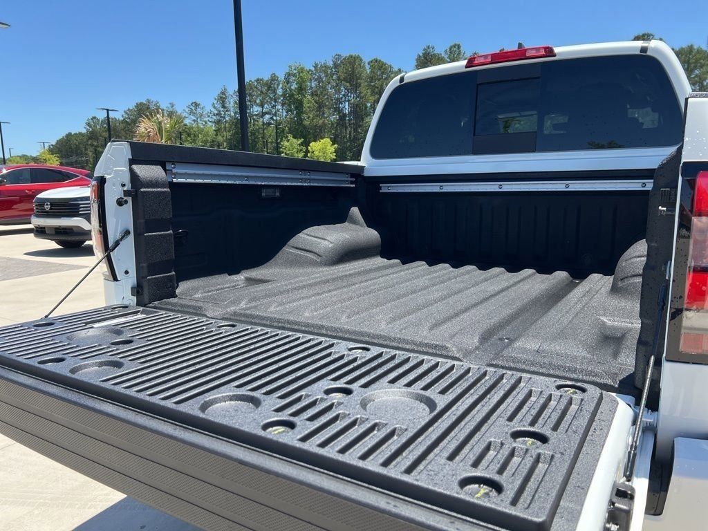 2025 Glacier White Nissan Frontier PRO-4X 4X4 Truck