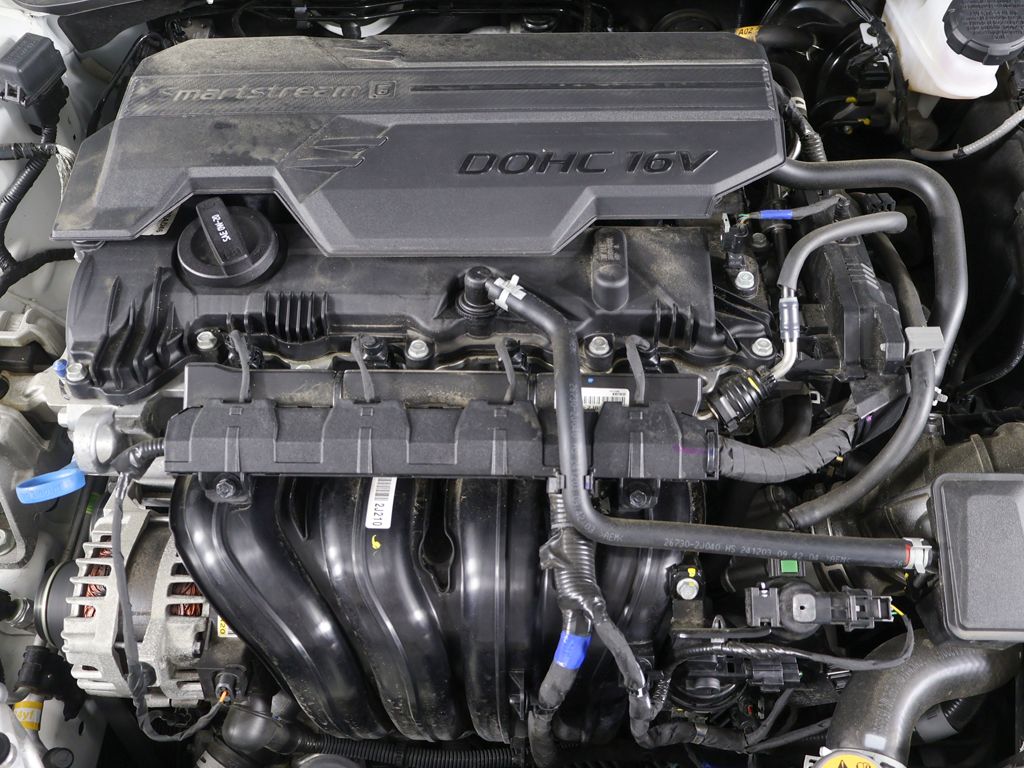 Certified Used 2025 White Hyundai SEL Sport image 16