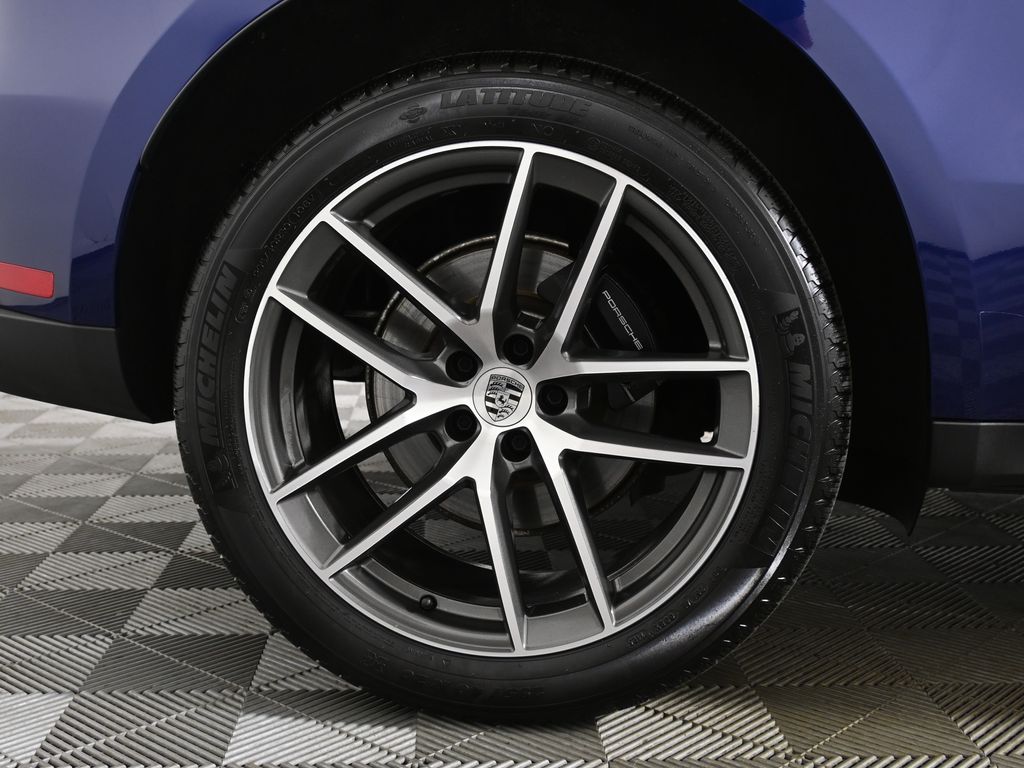 Thumbnail: 2026 Porsche Macan - 12